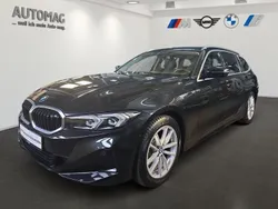 Saphirschwarz Gebraucht 2023 BMW 318 Efficient Dynamics Kombi | 33.980 € (Fairer Preis)