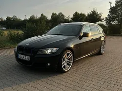 Schwarz Gebraucht 2011 BMW 330 Kombi | 12.800 €