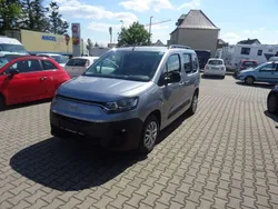 Grau Gebraucht 2023 Fiat e-Doblò Launch Edition Van / Kleinbus | 27.990 € (Etwas zu teuer)