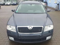 Anthracitegrau metallic Gebraucht 2007 Skoda Octavia Elegance Kombi | 2.600 € (Fairer Preis)
