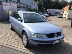 Blau Gebraucht 2000 VW Passat Kombi | 450 € (Superpreis)