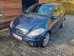 Blau Gebraucht 2004 Mercedes A170 Avantgarde Van / Kleinbus | 2.650 € (Fairer Preis)