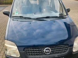 Blau Gebraucht 2001 Opel Agila Kleinwagen | 850 € (Fairer Preis)