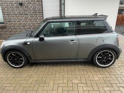 Grau Gebraucht 2010 Mini John Cooper Works Kleinwagen | 5.300 € (Fairer Preis)