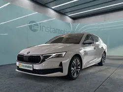 Weiß Gebraucht 2024 Skoda Octavia Selection Kombi | 42.380 €