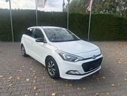 Weiß Gebraucht 2018 Hyundai i20 Passion Limousine | 7.850 € (Superpreis)