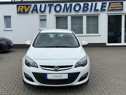 Weiß Gebraucht 2013 Opel Astra Active Limousine | 6.490 € (Fairer Preis)