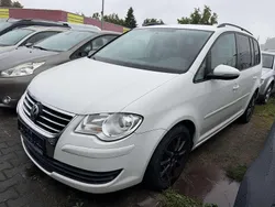 Weiß Gebraucht 2009 VW Touran Van / Kleinbus | 2.399 € (Guter Preis)