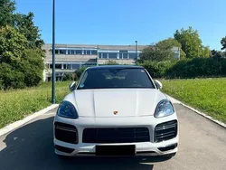 Grau Gebraucht 2022 Porsche Cayenne Turbo SUV | 108.000 €