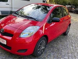 Rot Gebraucht 2009 Toyota Yaris Life Limousine | 3.850 € (Fairer Preis)