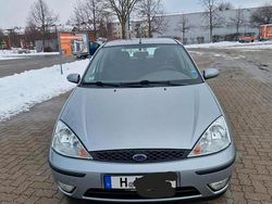 Grau Gebraucht 2004 Ford Focus Kleinwagen | 1.790 € (Fairer Preis)