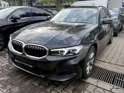 Black sapphire metallic Gebraucht 2023 BMW 318 Kombi | 27.800 € (Fairer Preis)