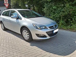 Silber Gebraucht 2015 Opel Astra Edition Kombi | 7.400 € (Fairer Preis)