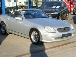 Brillantsilber metallic 774 Gebraucht 2001 Mercedes SLK200 Cabrio | 9.990 €