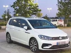 Weiß Gebraucht 2018 VW Touran Comfortline Van / Kleinbus | 18.500 € (Guter Preis)