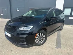 Brilliant black crystal Gebraucht 2022 Chrysler Pacifica Touring SUV | 31.800 € (Superpreis)