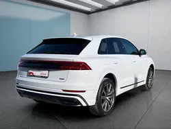 Weiß Gebraucht 2021 Audi Q8 SUV | 62.099 € (Fairer Preis)