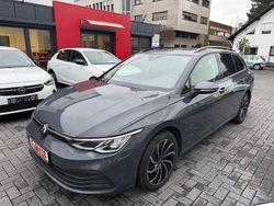 Grau Gebraucht 2023 VW Golf VIII Life Kombi | 16.599 € (Etwas zu teuer)