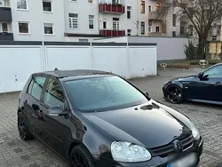 Schwarz Gebraucht 2005 VW Golf V Kleinwagen | 1.899 € (Fairer Preis)