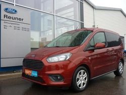 Rot Gebraucht 2019 Ford Tourneo Courier Trend Van / Kleinbus | 12.950 € (Fairer Preis)
