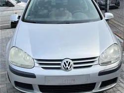 Silber Gebraucht 2006 VW Golf V Kleinwagen | 2.500 € (Fairer Preis)