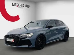 Kemoragrau Gebraucht 2024 Audi RS3 Sportback Premium Kleinwagen | 64.888 € (Etwas zu teuer)