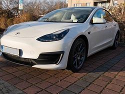 Weiß Gebraucht 2022 Tesla Model 3 Standard Range Limousine | 27.500 € (Fairer Preis)