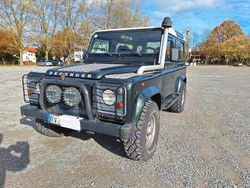 Grün Gebraucht 1997 Land Rover Defender Kombi | 20.500 €