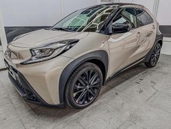 Beige Gebraucht 2023 Toyota Aygo Style Kleinwagen | 16.450 € (Guter Preis)