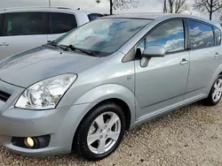 Grau Gebraucht 2008 Toyota Corolla Verso Van / Kleinbus | 7.000 € (Etwas zu teuer)