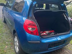 Blau Gebraucht 2006 Renault Clio II Kleinwagen | 2.999 € (Teuer)