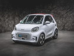 Weiß Gebraucht 2023 Smart ForTwo Electric Drive Passion Exclusive Cabrio | 19.444 € (Etwas zu teuer)