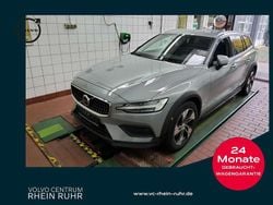 Grau Gebraucht 2023 Volvo V60 CC Plus Kombi | 36.850 € (Guter Preis)