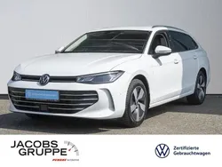 Weiß Gebraucht 2024 VW Passat Business Kombi | 33.980 € (Fairer Preis)