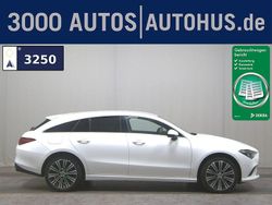 Weiß Gebraucht 2022 Mercedes CLA250e Shooting Brake Progressive Kombi | 18.880 € (Fairer Preis)