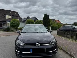 Schwarz Gebraucht 2018 VW Golf VII Sound Kleinwagen | 14.390 € (Guter Preis)