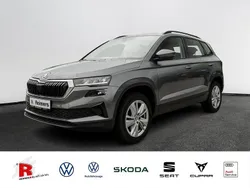 Grau Gebraucht 2024 Skoda Karoq Selection SUV | 31.740 € (Fairer Preis)