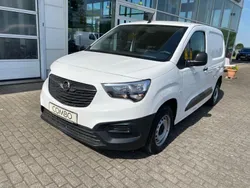 Weiß Gebraucht 2021 Opel Combo Selection Van / Kleinbus | 16.850 € (Fairer Preis)