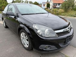 Schwarz Gebraucht 2009 Opel Astra GTC Innovation Limousine | 1.990 €