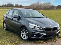Grau Gebraucht 2016 BMW 218 Active Tourer Advantage Van / Kleinbus | 12.990 € (Fairer Preis)