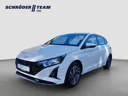 Weiß Gebraucht 2024 Hyundai i20 Trend Limousine | 18.390 € (Fairer Preis)