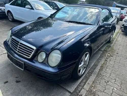 Blau Gebraucht 2002 Mercedes CLK200 Avantgarde Cabrio | 2.500 € (Superpreis)