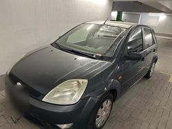 Gebraucht 2004 Ford Fiesta Limousine | 900 €