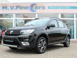 Schwarz Gebraucht 2018 Dacia Sandero Celebration Kleinwagen | 9.400 € (Fairer Preis)