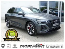 Grau Gebraucht 2023 Audi Q8 e-tron S-Line SUV | 61.880 € (Guter Preis)