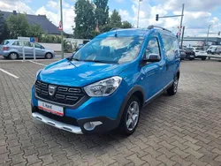 Blau Gebraucht 2019 Dacia Dokker Stepway Van | 17.899 € (Fairer Preis)