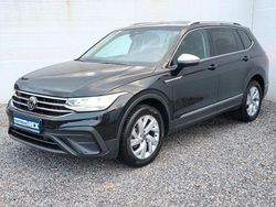 Deep black (metallic) Gebraucht 2022 VW Tiguan Allspace Life SUV | 29.300 € (Fairer Preis)