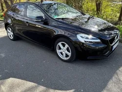 Schwarz Gebraucht 2018 Volvo V40 Momentum Kombi | 14.450 € (Guter Preis)