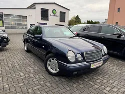 Blau Gebraucht 1998 Mercedes E200 Elegance Limousine | 3.999 € (Fairer Preis)