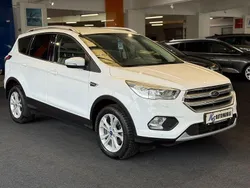 Weiß Gebraucht 2018 Ford Kuga Titanium SUV | 13.999 € (Fairer Preis)
